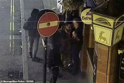 Undercover cops in sting as dramatic video shows thieves .